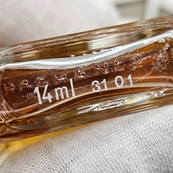 Chanel No. 5 Parfum - Picture 3 of 8